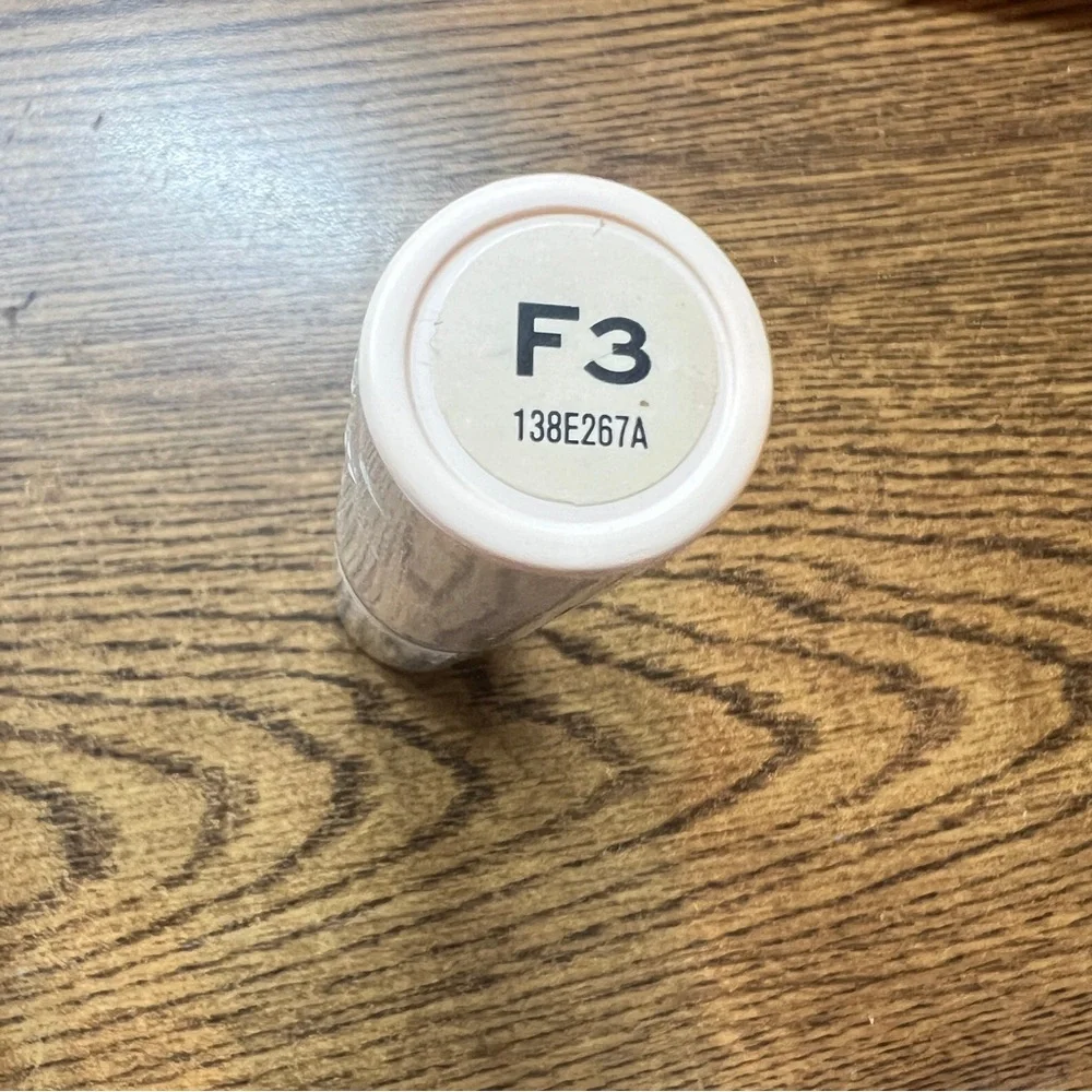 Makeup Revolution Fast Base Stick Foundation F3